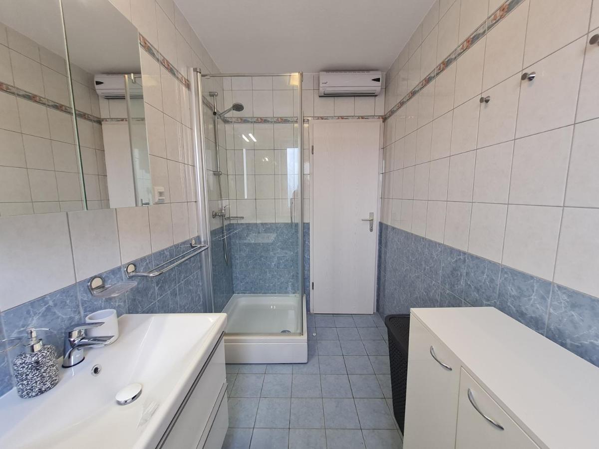 Bellistra Apartman Rabac - E Apartamento Exterior foto